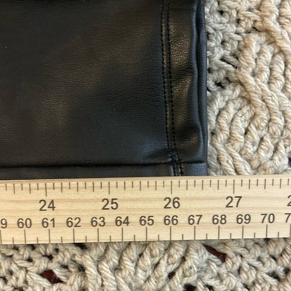 Simply Vera Imitation Leather Pants - Size XS Black with front pockets - Picture 16 of 16